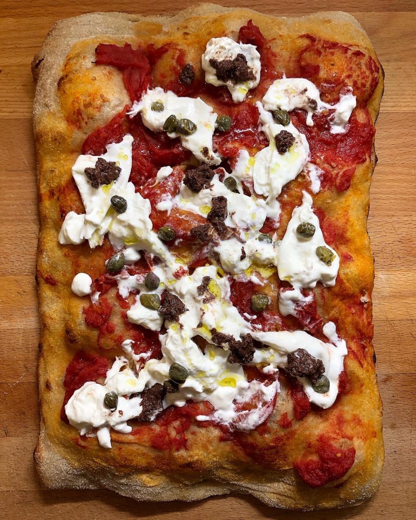 La ricetta della pizza in teglia alla romana della blogger Giada Bellegotti